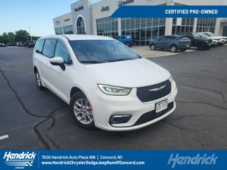 Certified 2023 Chrysler Pacifica Touring-L image 1