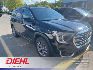 Used 2022 GMC Terrain SLT w/ Tech Package image 1