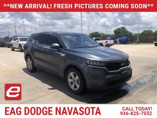 Used 2022 Kia Sorento LX image 1