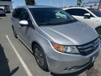 Used 2014 Honda Odyssey Touring image 1