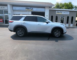 Used 2024 Nissan Pathfinder SV image 1