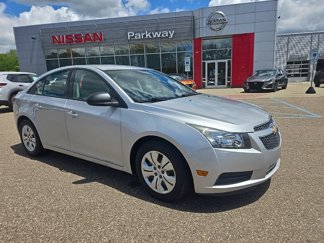 Used 2013 Chevrolet Cruze LS image 1