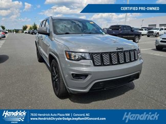 Used 2020 Jeep Grand Cherokee Altitude image 1