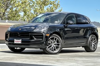 Certified 2024 Porsche Macan image 1