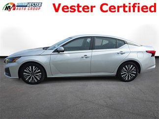 Used 2023 Nissan Altima 2.5 SV image 1