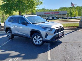 Used 2021 Toyota RAV4 LE image 1