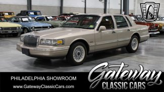 Used 1997 Lincoln Town Car Executive image 1