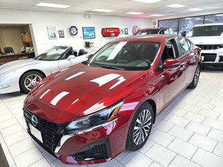 Used 2023 Nissan Altima 2.5 SV image 1