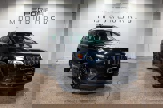 Used 2019 Jeep Cherokee Latitude w/ Popular Appearance Group image 1