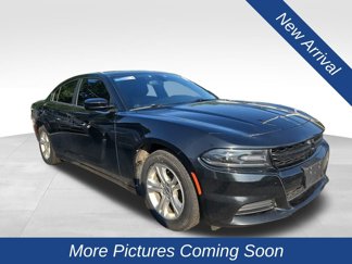 Used 2019 Dodge Charger SXT image 1