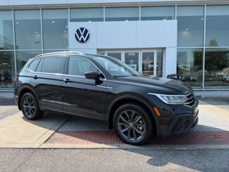 Used 2022 Volkswagen Tiguan SE image 1