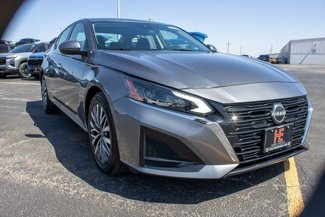Used 2023 Nissan Altima 2.5 SV image 1