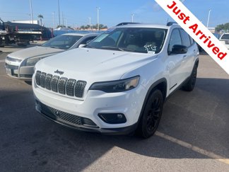 Used 2023 Jeep Cherokee Altitude Lux image 1