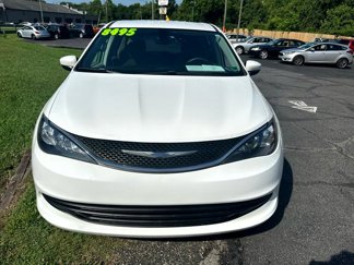 Used 2017 Chrysler Pacifica Touring w/ Tire & Wheel Group image 1