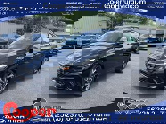 New 2025 Hyundai Elantra Sport image 1