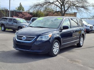 Used 2014 Volkswagen Routan SE image 1