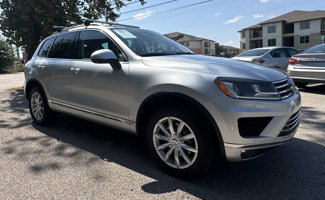 Used 2016 Volkswagen Touareg Sport image 1