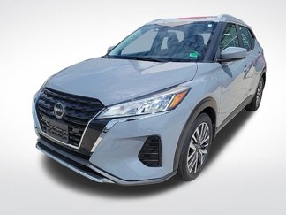 Certified 2022 Nissan Kicks SV image 1