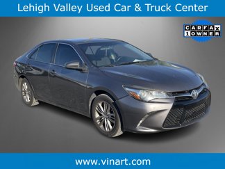 Used 2017 Toyota Camry SE image 1