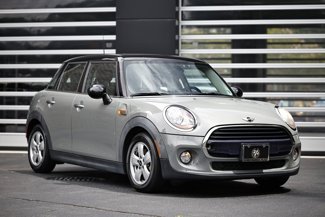 Used 2018 MINI Cooper 4-Door Hardtop image 1