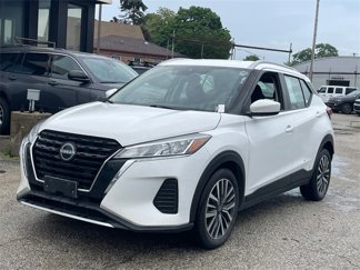 Used 2022 Nissan Kicks SV image 1
