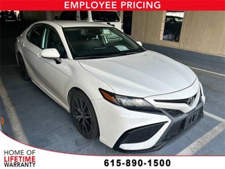 Used 2021 Toyota Camry SE image 1