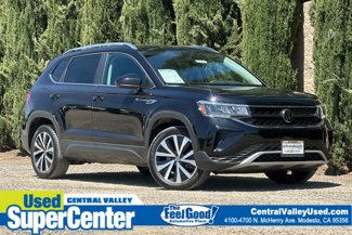 Certified 2024 Volkswagen Taos SE image 1