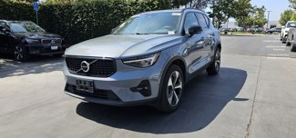 Used 2023 Volvo XC40 B4 Ultimate image 1