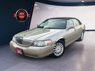 Used 2005 Lincoln Town Car Signature image 1