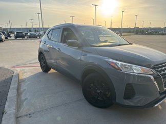 Used 2022 Nissan Kicks SV image 1