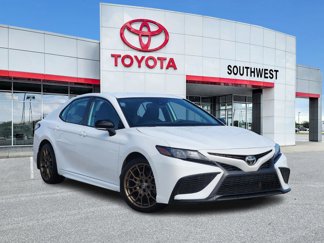 Used 2023 Toyota Camry SE image 1