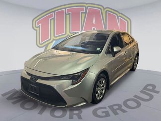 Certified 2021 Toyota Corolla LE image 1