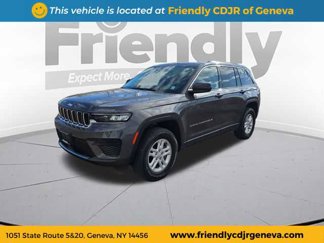Used 2023 Jeep Grand Cherokee Laredo image 1