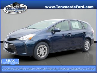 Used 2017 Toyota Prius V Two image 1