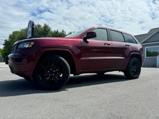 Used 2020 Jeep Grand Cherokee Altitude image 1