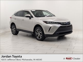 Used 2022 Toyota Venza LE image 1
