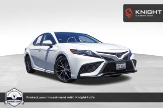 Used 2023 Toyota Camry SE image 1