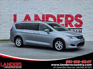 Used 2020 Chrysler Pacifica Limited image 1
