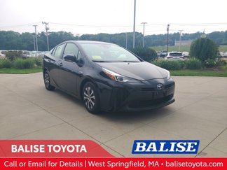Used 2022 Toyota Prius LE image 1