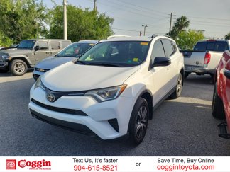 Used 2018 Toyota RAV4 LE image 1