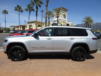 Used 2023 Jeep Grand Cherokee L Laredo image 1
