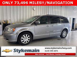 Used 2016 Chrysler Town & Country Touring image 1