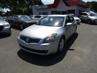 Used 2007 Nissan Altima 3.5 SE w/ Sport Pkg image 1
