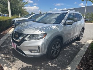 Used 2018 Nissan Rogue SL image 1