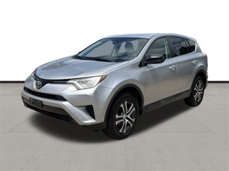 Used 2018 Toyota RAV4 LE image 1
