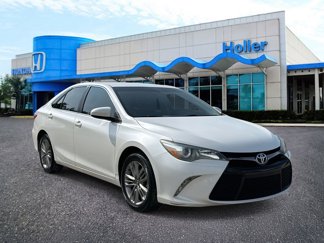 Used 2017 Toyota Camry SE image 1