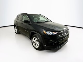 Used 2024 Jeep Compass Latitude w/ Sun and Sound Group image 1