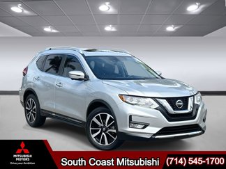 Used 2018 Nissan Rogue SL w/ Premium Package image 1