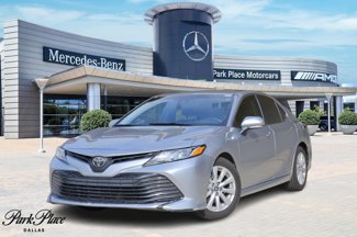 Used 2018 Toyota Camry LE image 1