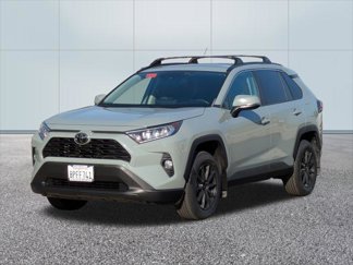 Used 2020 Toyota RAV4 XLE image 1